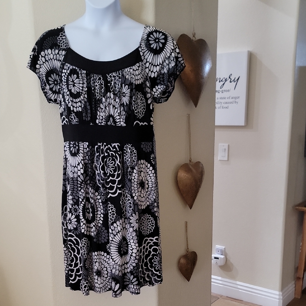 PERSEPTION WOMEN Empire Waist Floral Print Dress Black White Plus Size 1X